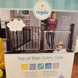 Regalo Top of Stair Safety Gate in White